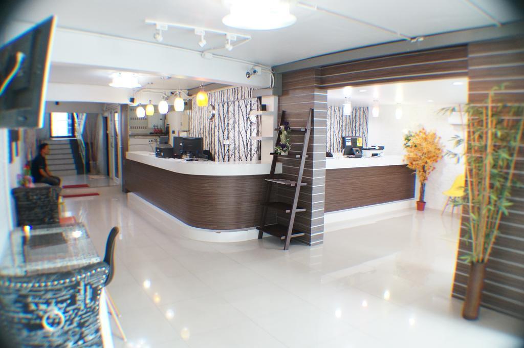 Ma Non Nont Hotel & Apartment Nonthaburi Bagian luar foto