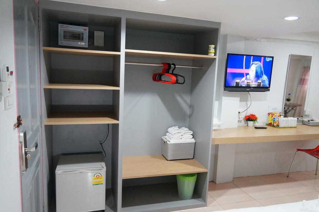 Ma Non Nont Hotel & Apartment Nonthaburi Bagian luar foto