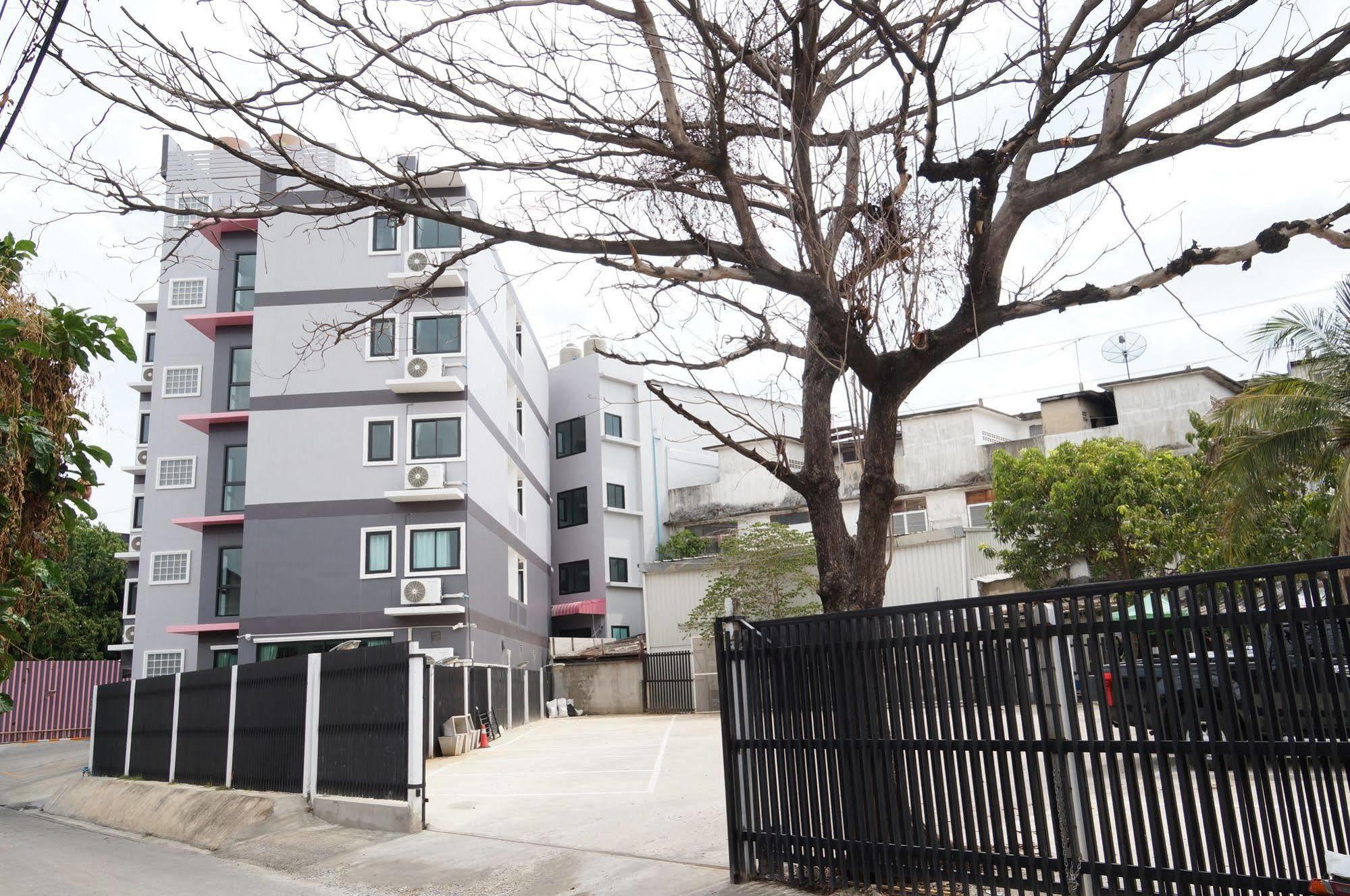 Ma Non Nont Hotel & Apartment Nonthaburi Bagian luar foto